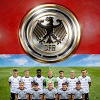 德国国家足球队官方队徽及球员合影